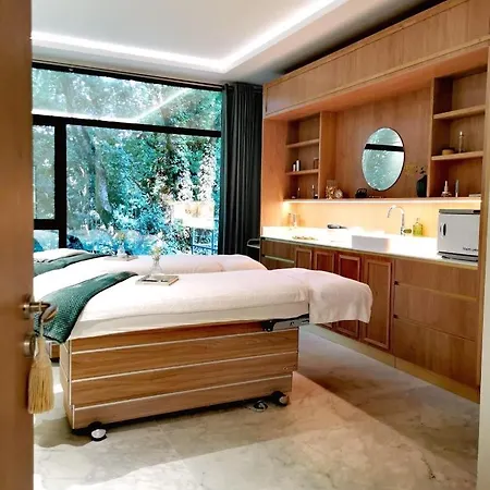 L'orangerie Du Château Des Reynats Chancelade