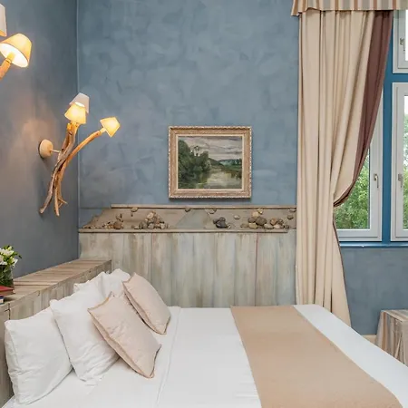 Hotel L'orangerie Du Château Des Reynats 4*