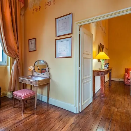 Отель Chateau Des Reynats 4*