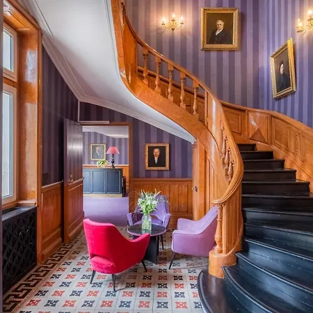 L'orangerie Du Château Des Reynats