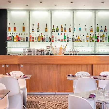 L'orangerie Du Château Des Reynats Hotel