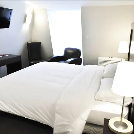 L'orangerie Du Château Des Reynats Hotel 4*