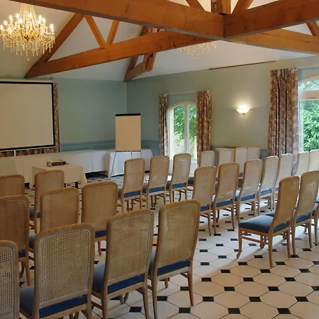 L'orangerie Du Château Des Reynats 4*