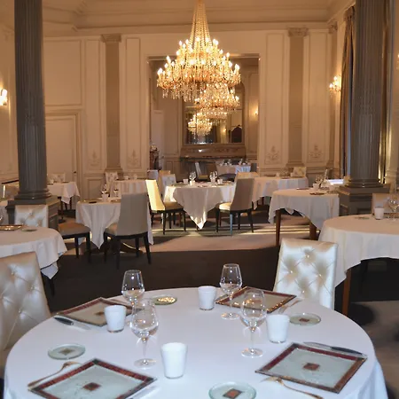 Отель Chateau Des Reynats 4*