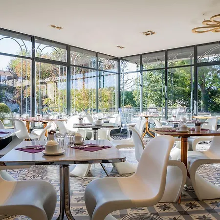 Chateau Des Reynats 4*