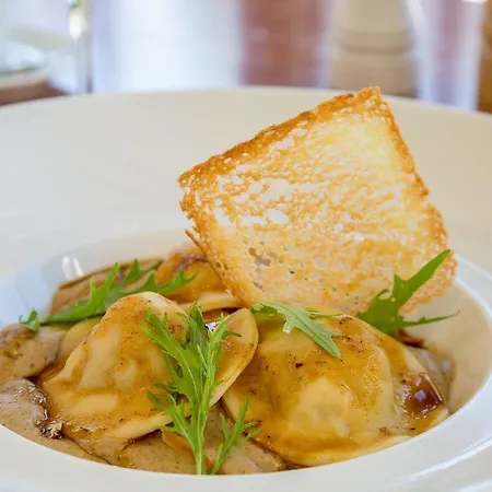 L'orangerie Du Château Des Reynats Hotel 4*