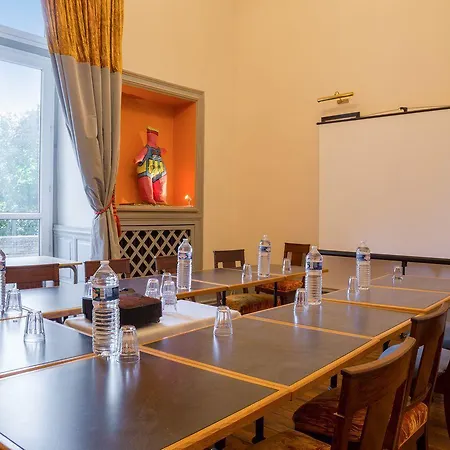 L'orangerie Du Château Des Reynats