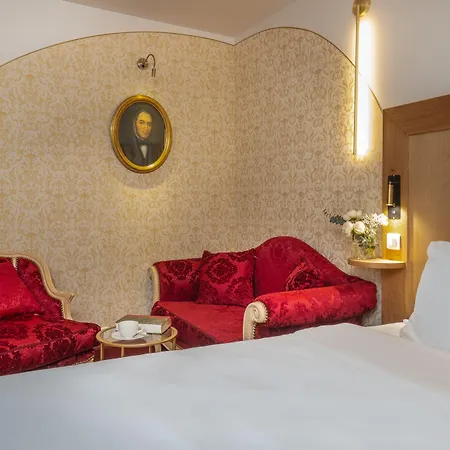 L'orangerie Du Château Des Reynats Hotel 4*