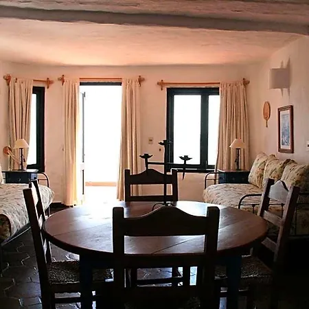Hotel Chateau Des Reynats 4*