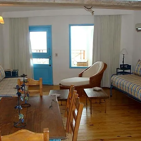 Hotel Chateau Des Reynats 4*