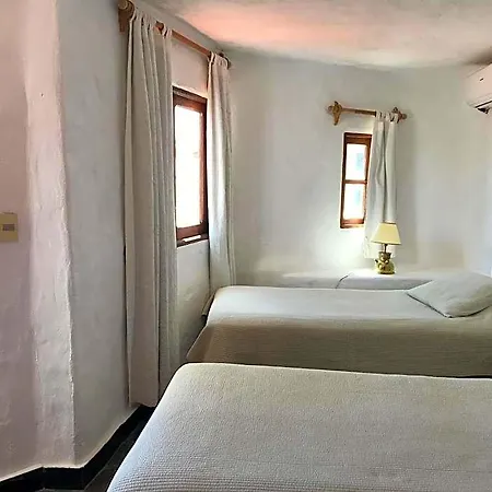 Chateau Des Reynats 4*