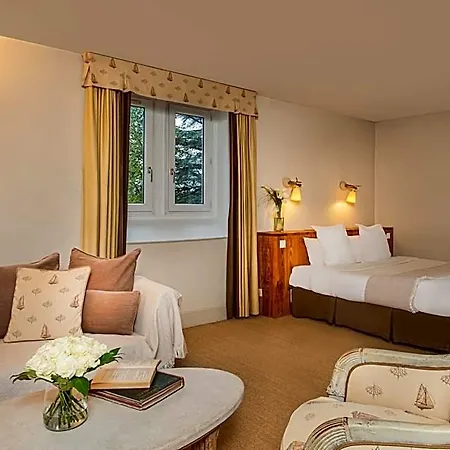 Chateau Des Reynats Hotel