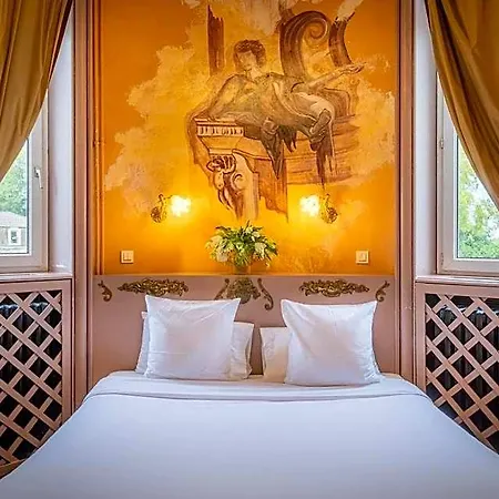 Chateau Des Reynats Hotel 4*