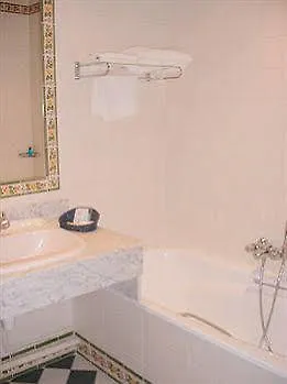 L'orangerie Du Château Des Reynats Hotel