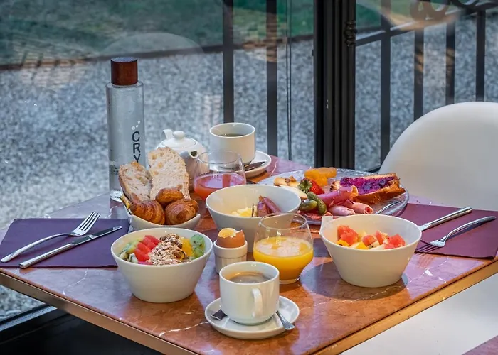 Chateau Des Reynats Hotel 4*