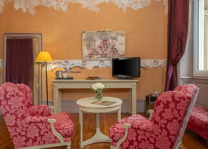 Chateau Des Reynats 4*