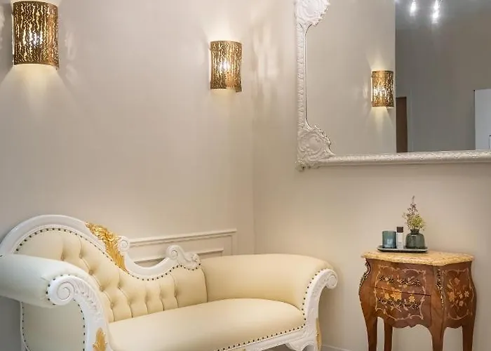 Chateau Des Reynats Hotel 4*