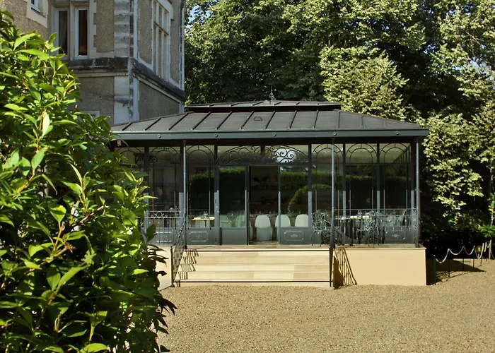 Hotel Chateau Des Reynats 4*