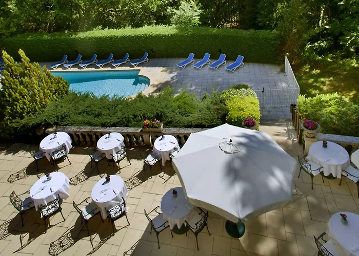 Chateau Des Reynats Hotel