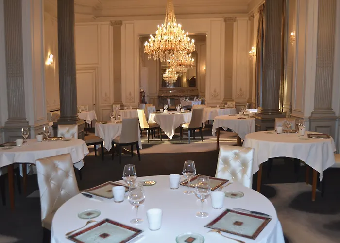 Hotel Chateau Des Reynats 4*