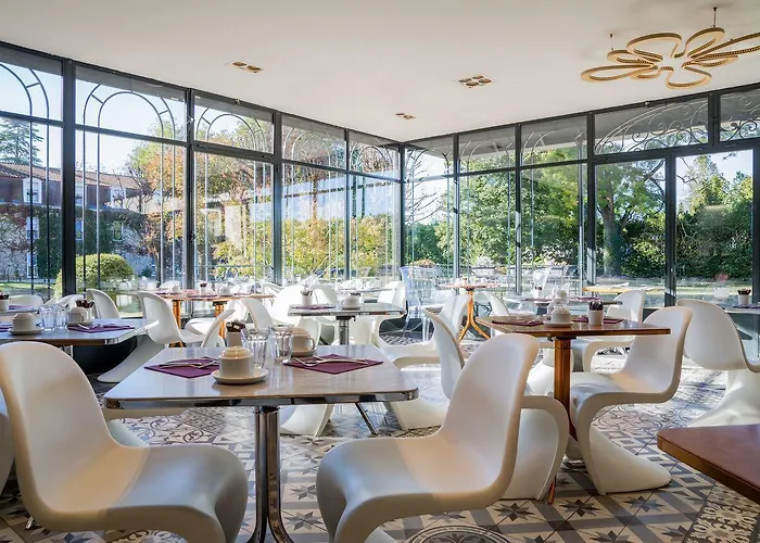 Chateau Des Reynats 4*