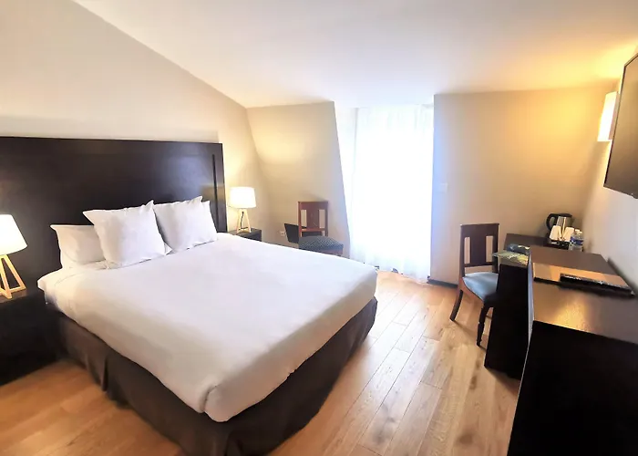 Chateau Des Reynats 4*