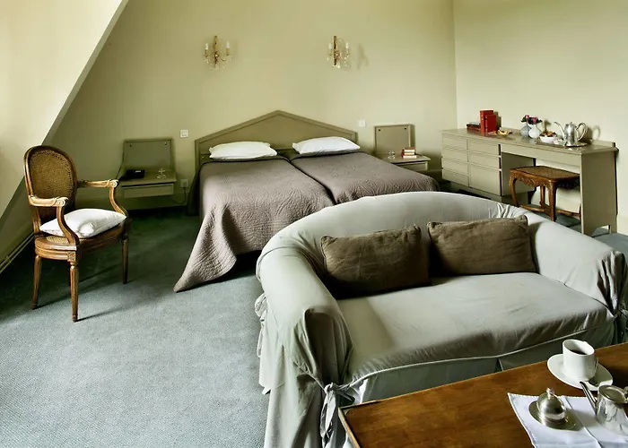 Chateau Des Reynats Hotel