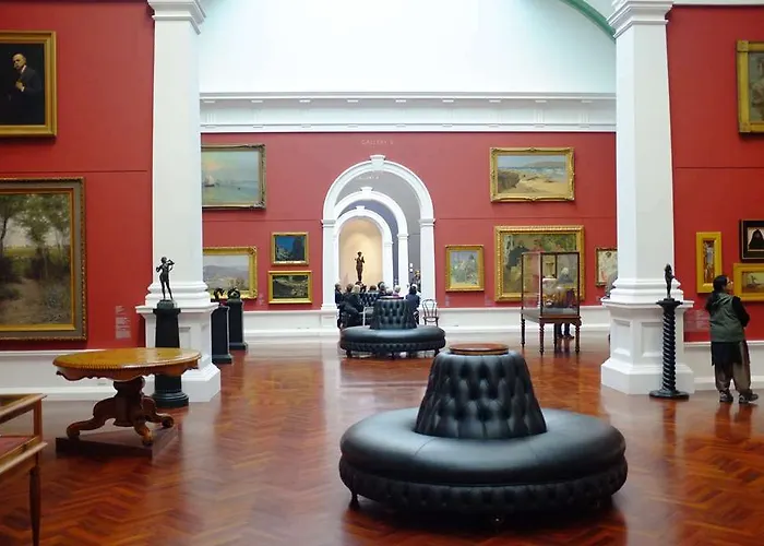 Chateau Des Reynats Hotel 4*